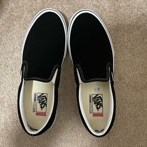 Men’s VANS Black Slip Ons Popcush Duracap Skate.   Only tried on.